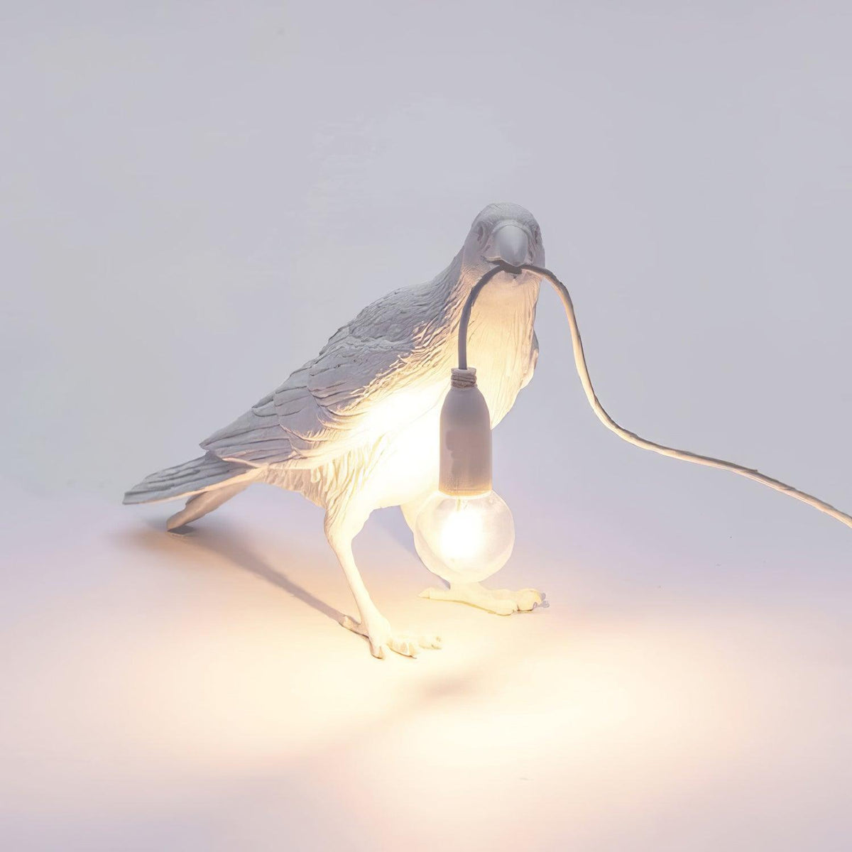 Evon fantasifull bordslampa i harts