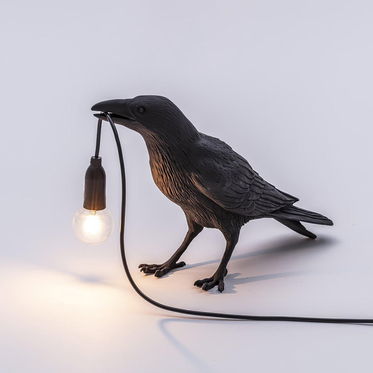 Evon fantasifull bordslampa i harts