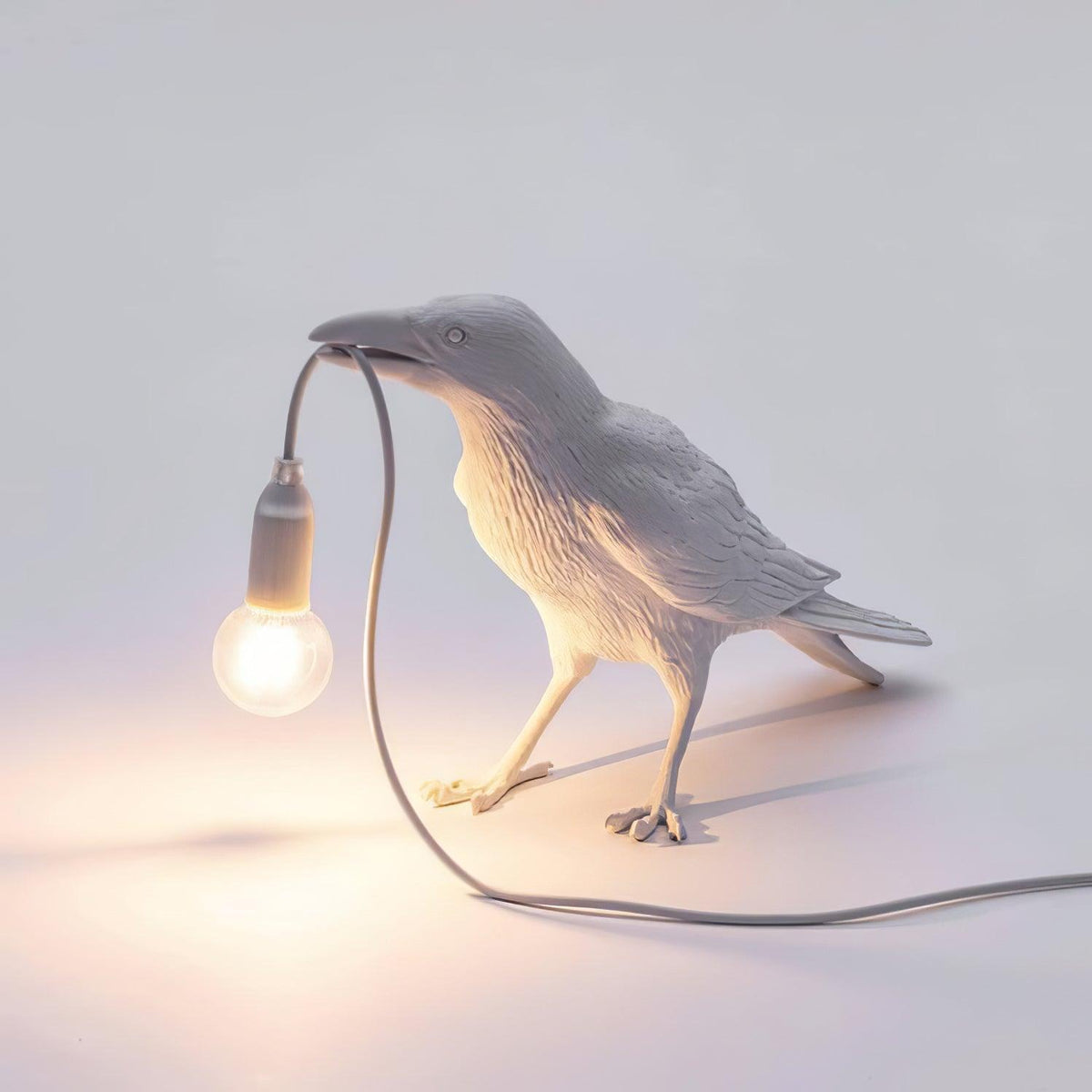 Evon fantasifull bordslampa i harts