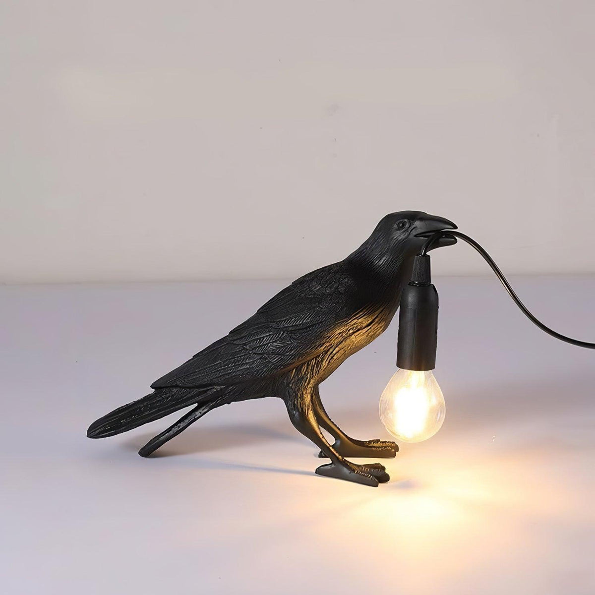Evon fantasifull bordslampa i harts