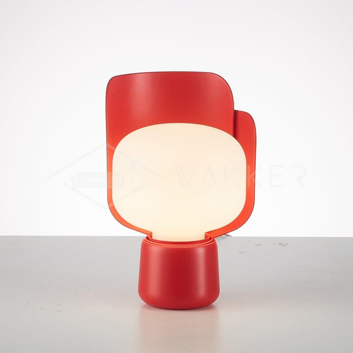 Zuri minimalistisk bordslampa i plast