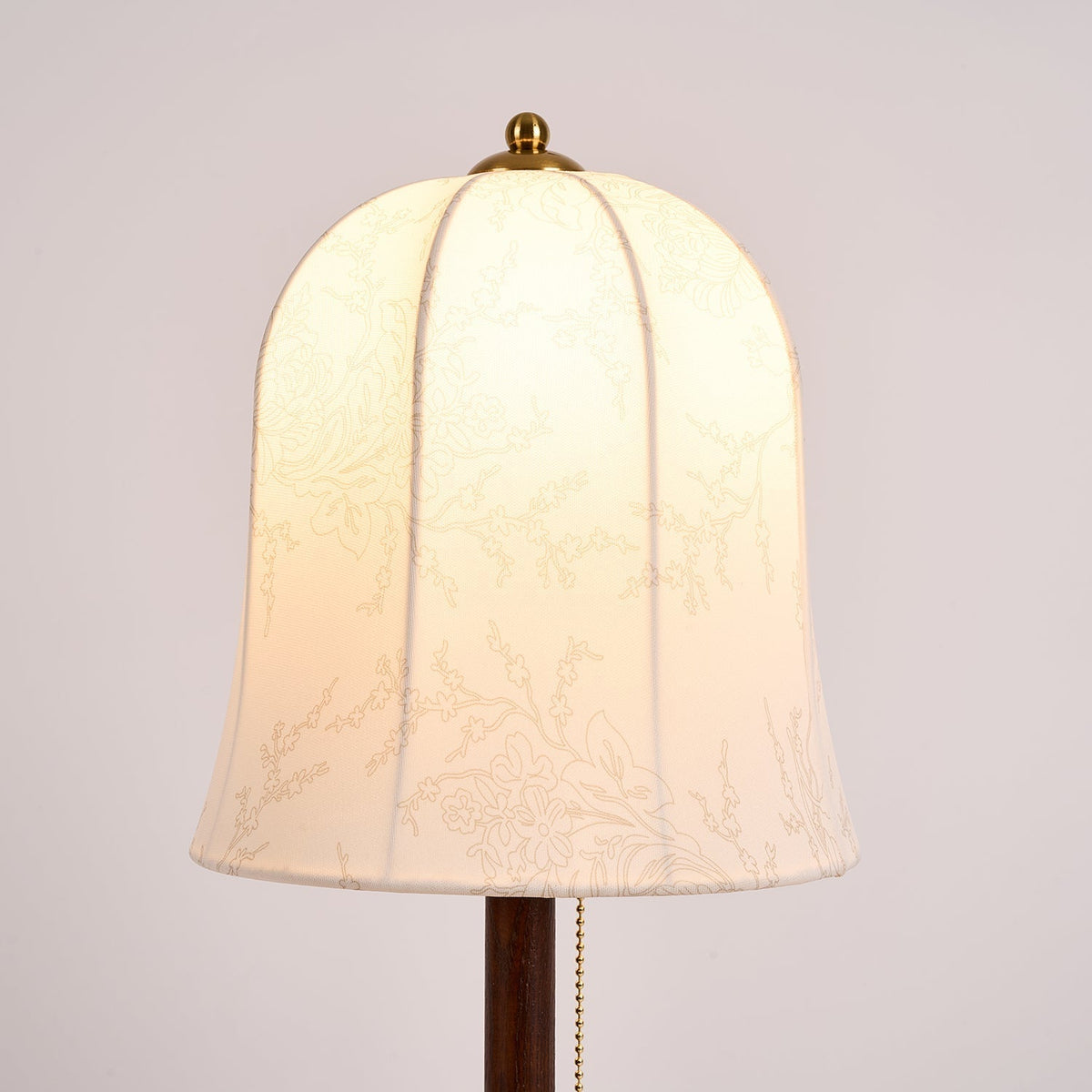 Holden vintage bordlampe i træ