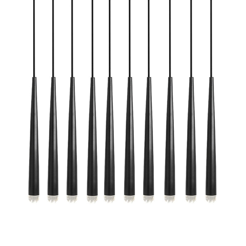 Lysekrone med poleret messing og krystalskærme, minimalistisk