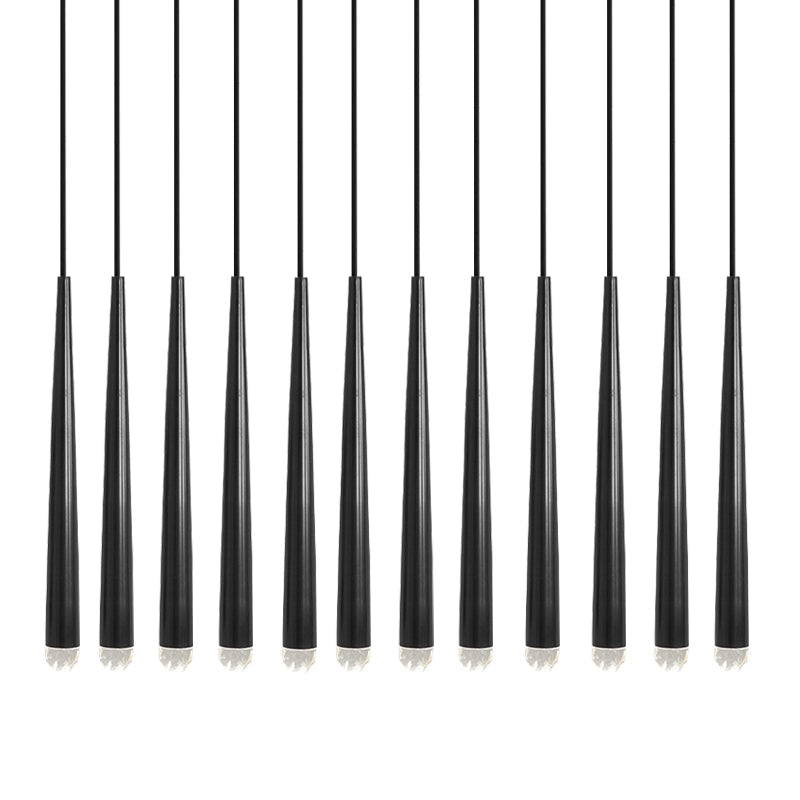 Lysekrone med poleret messing og krystalskærme, minimalistisk