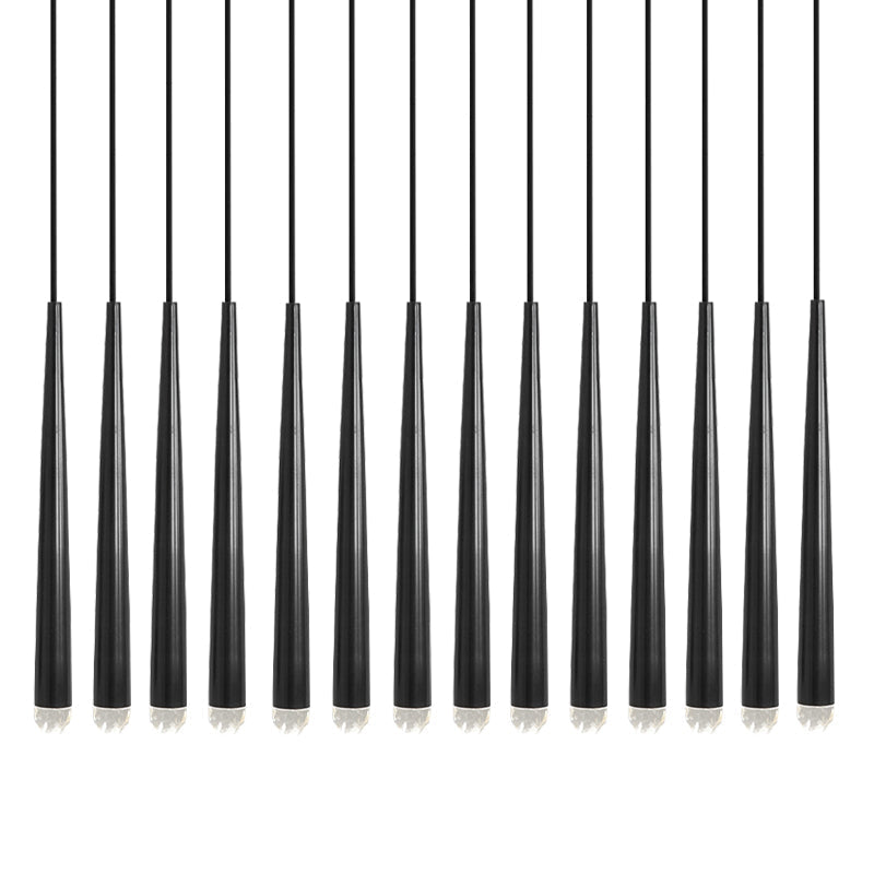 Lysekrone med poleret messing og krystalskærme, minimalistisk