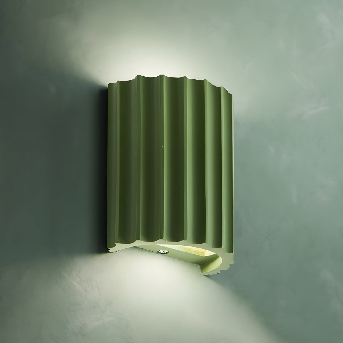 Ivvinen nordisk kunstnerisk ribbet væglampe i resin