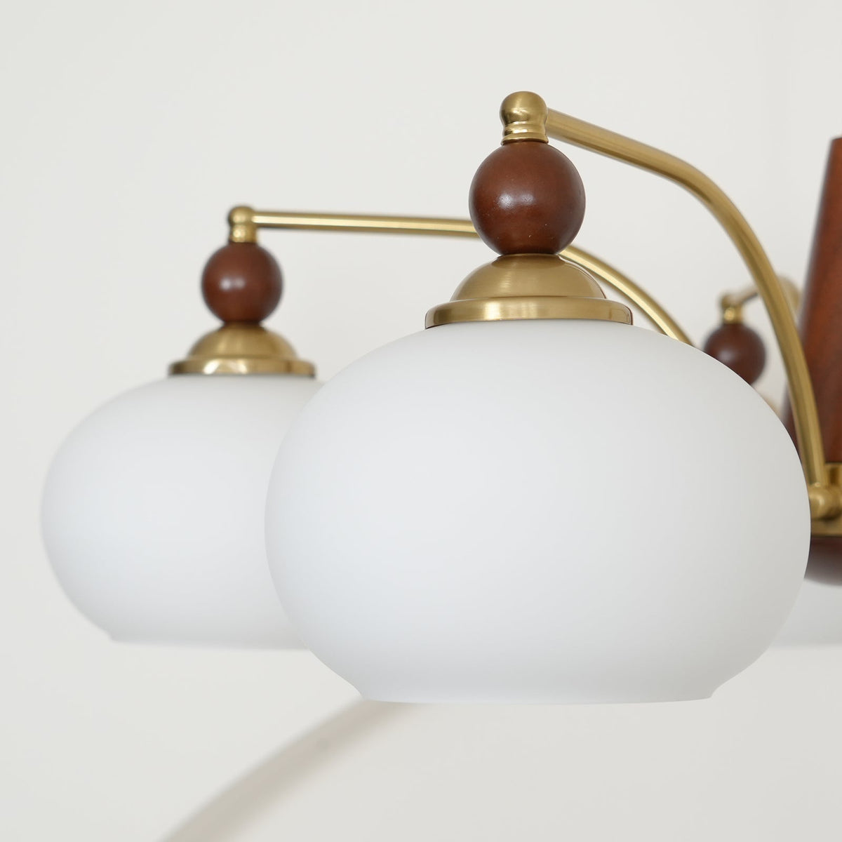 Vevely retro-pendellampe i gult glas og messing