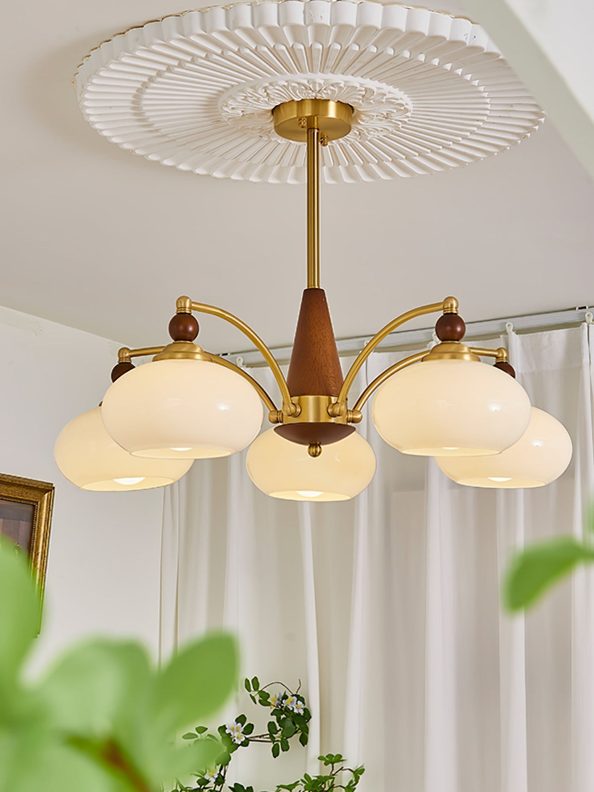 Vevely retro-pendellampe i gult glas og messing