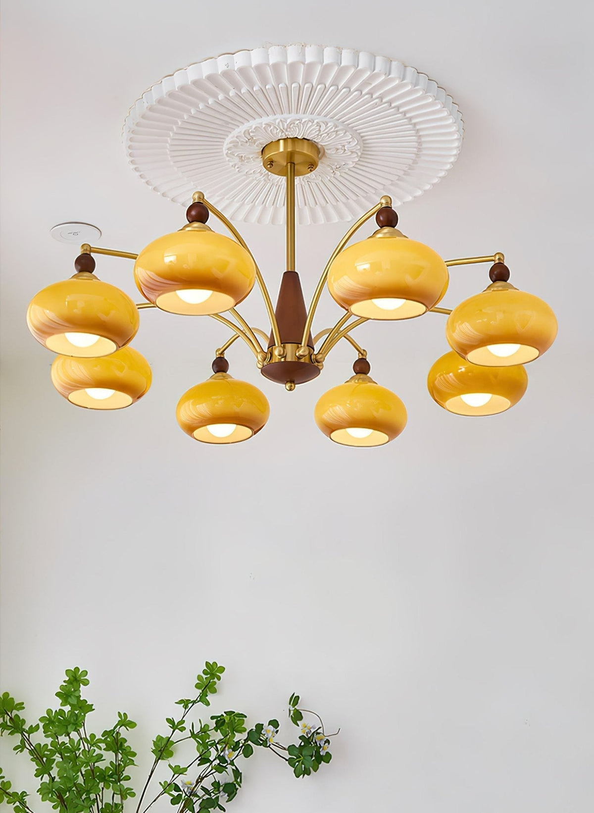 Vevely retro-pendellampe i gult glas og messing