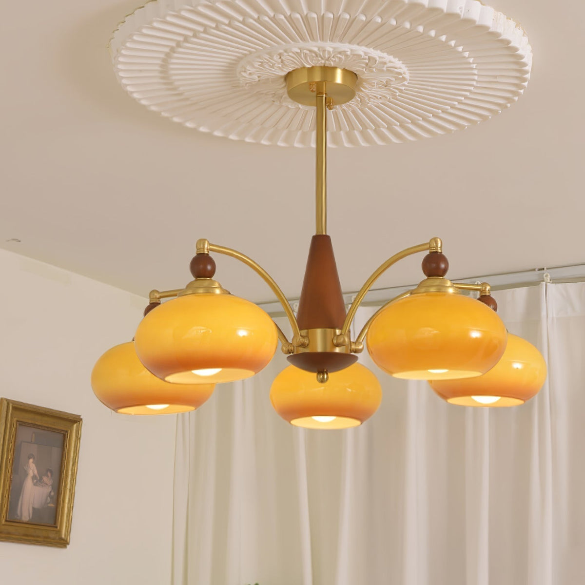 Vevely retro-pendellampe i gult glas og messing