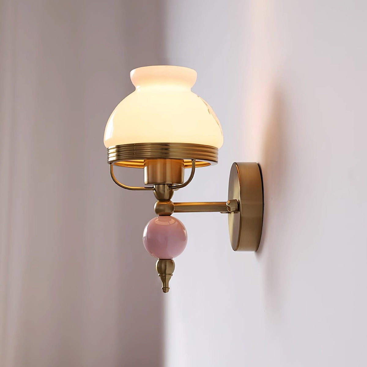 Evia vägglampa i glas och ljus för sovrum eller hall i retrostil