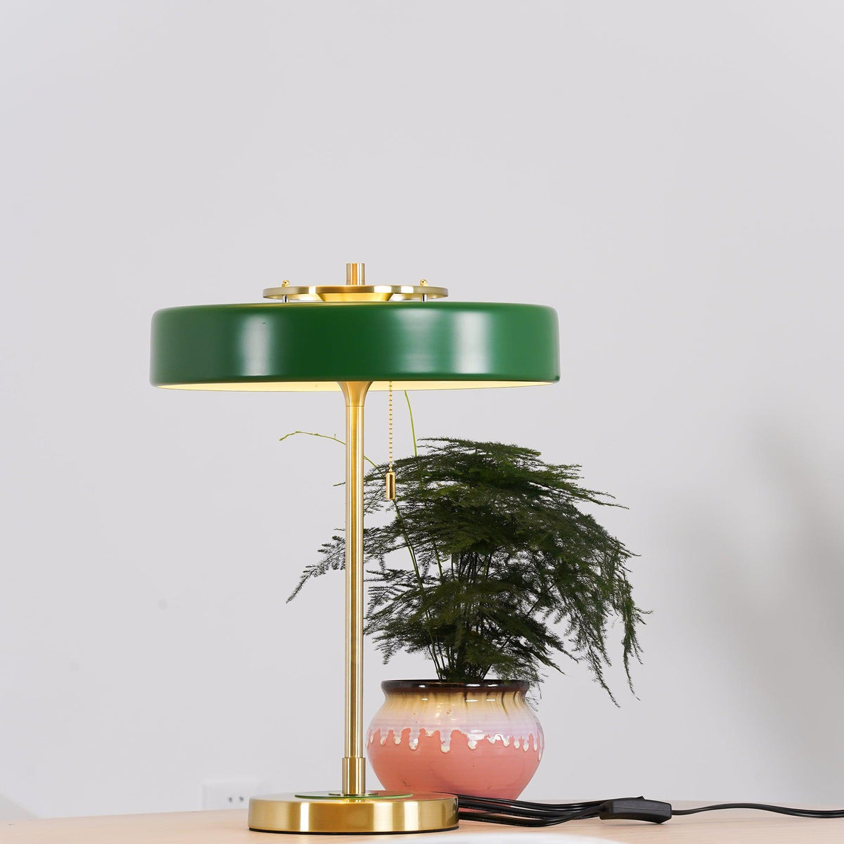 Paula moderne bordlampe