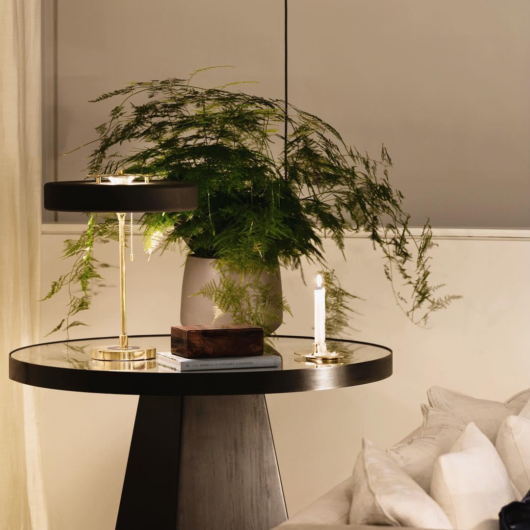 Paula moderne bordlampe