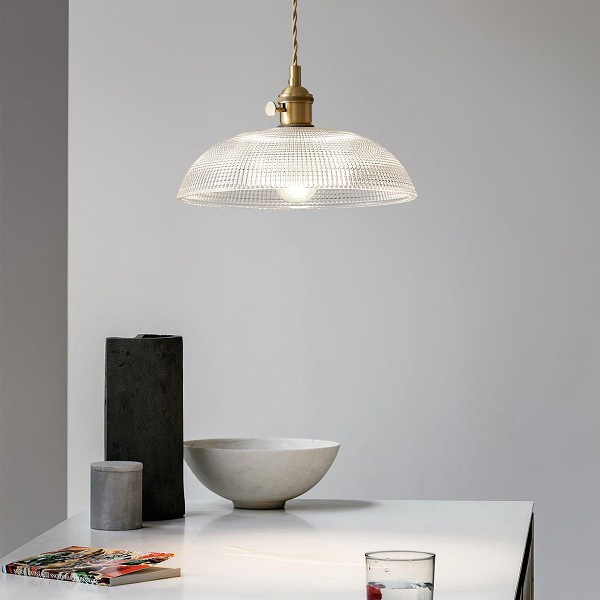 Crinel pendellampa i mässing och glas