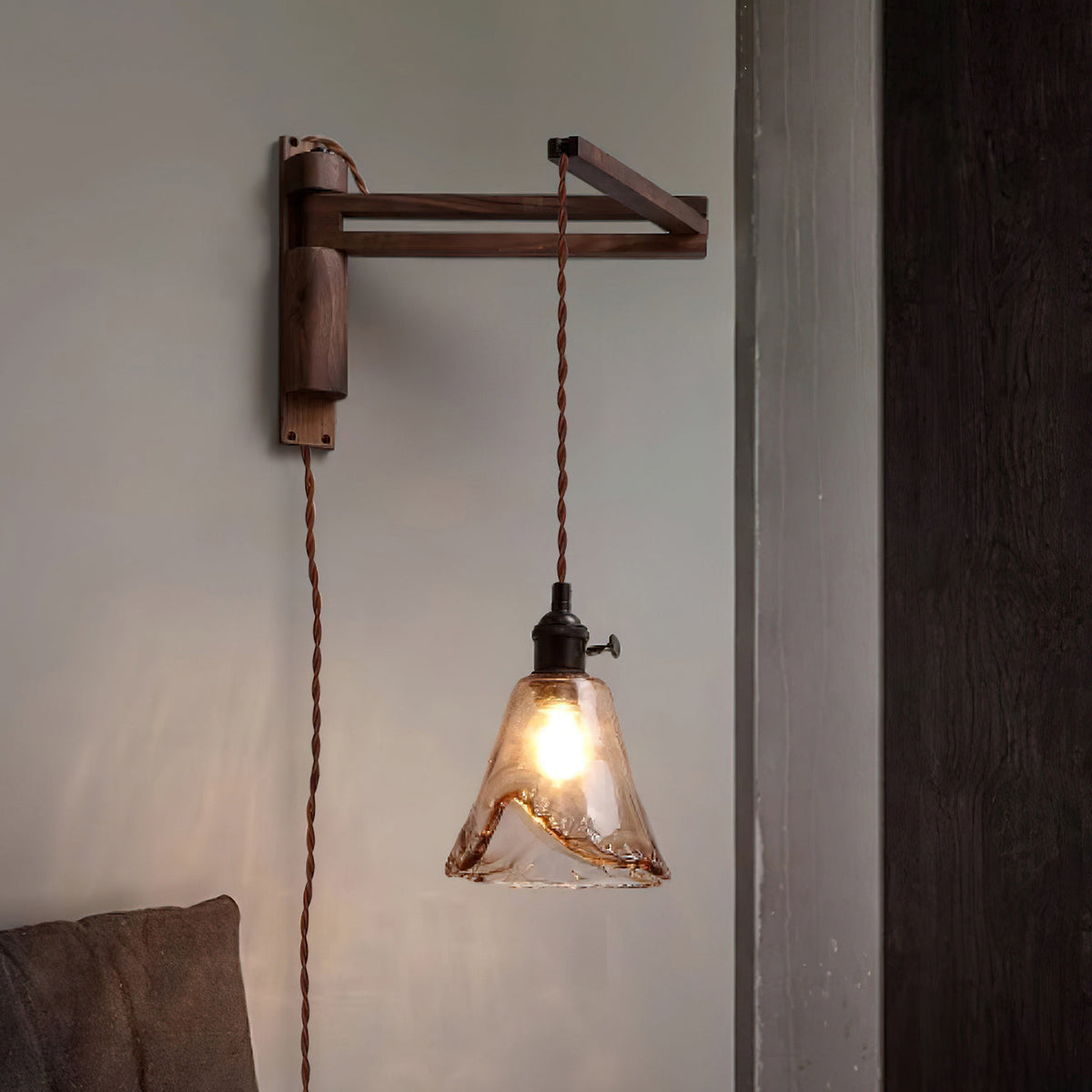 Mirisaria Wall Lamp