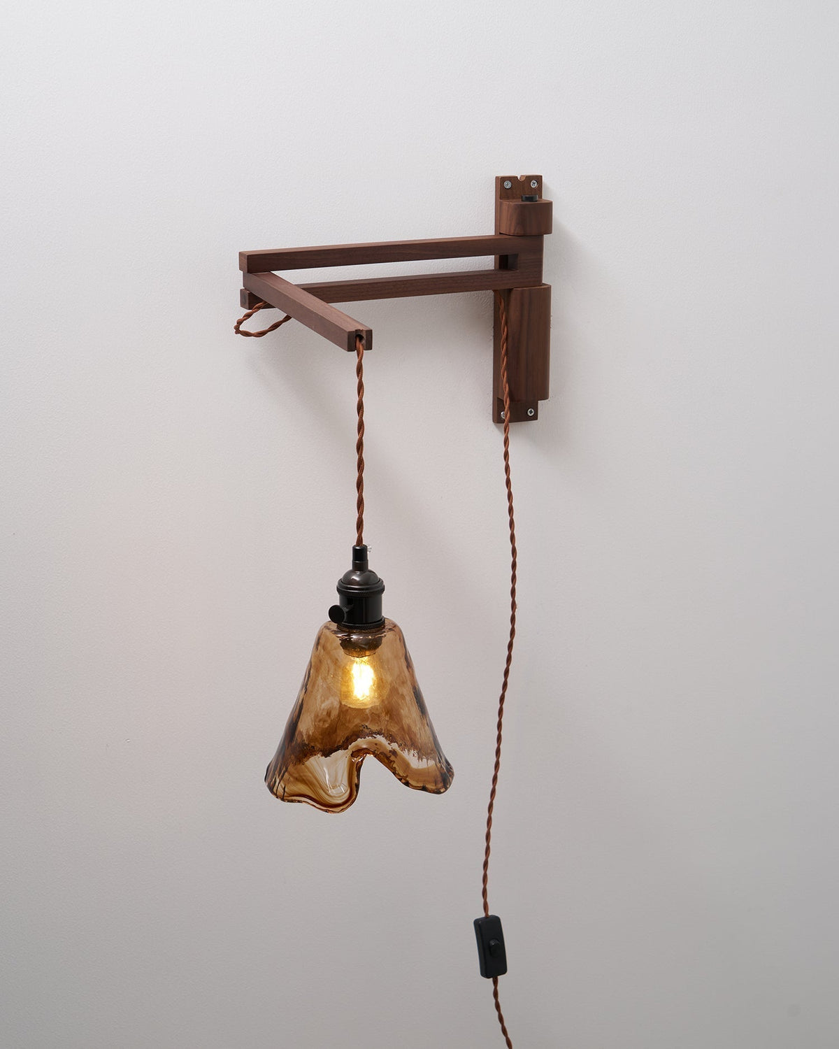 Mirisaria Wall Lamp