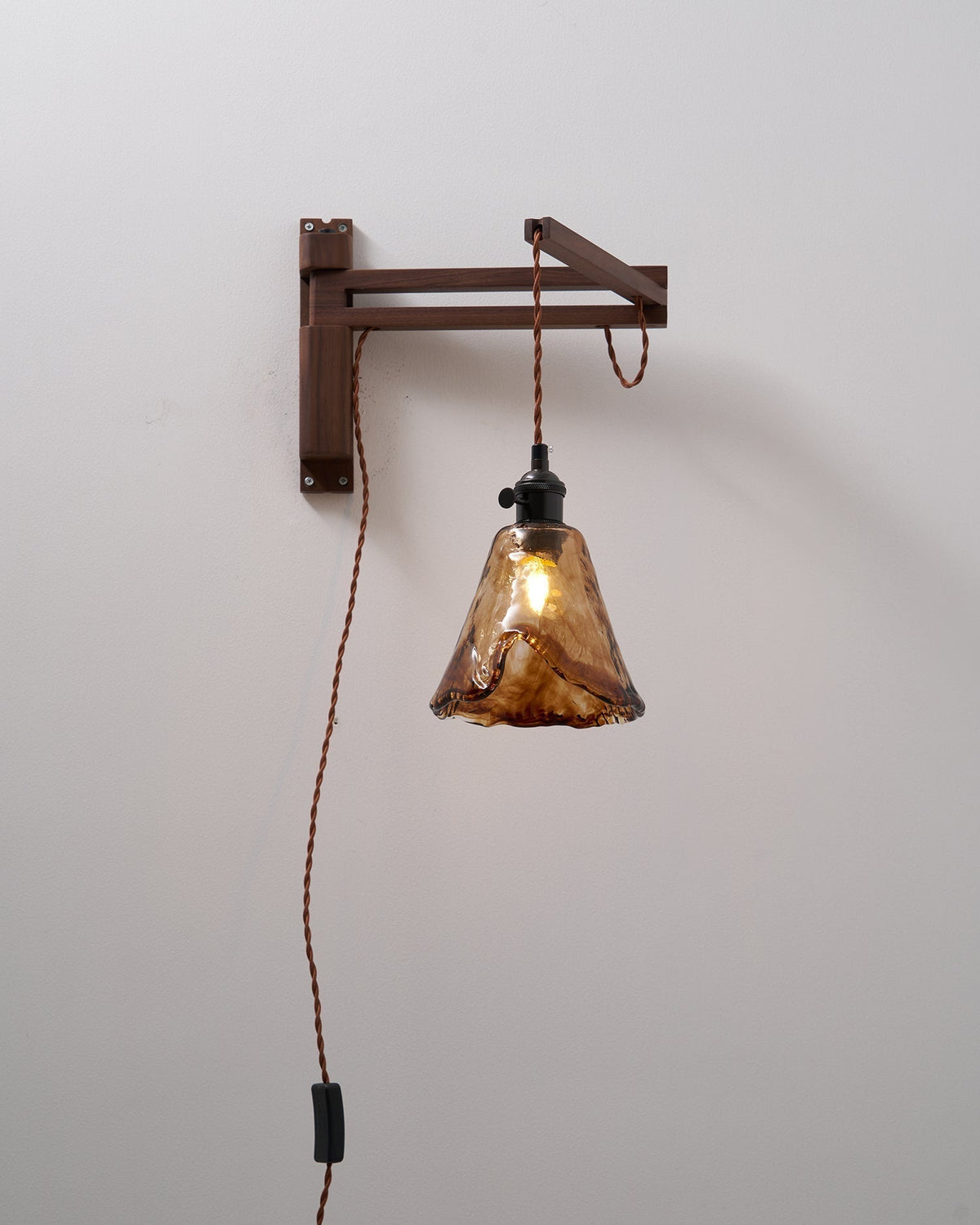 Mirisaria Wall Lamp