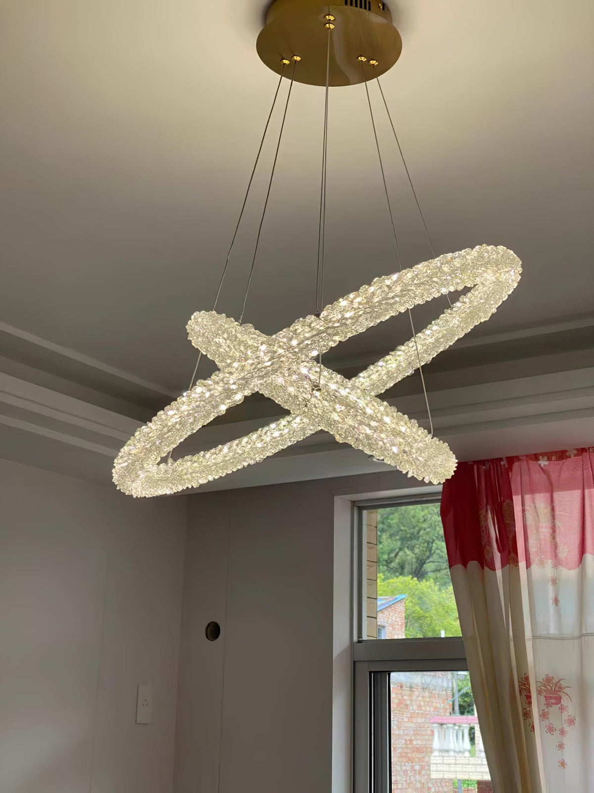 Candeeiro de teto Seleira com anel de cristal LED