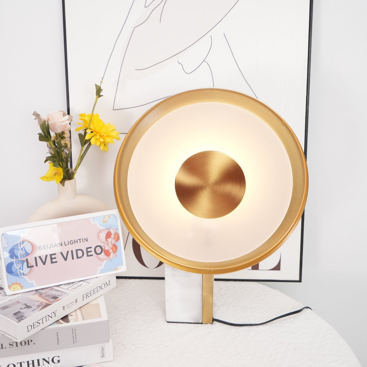 Candeeiro de mesa Tessain em mármore, minimalista