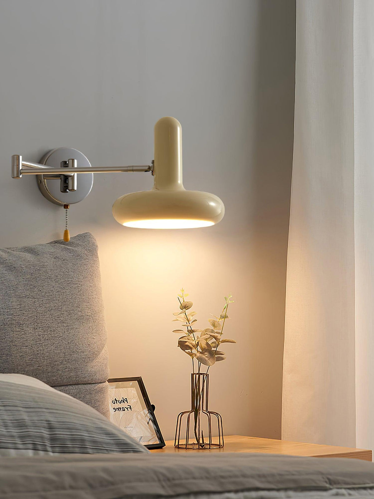 Ferinielle nordisk konstnärlig vägglampa i metall