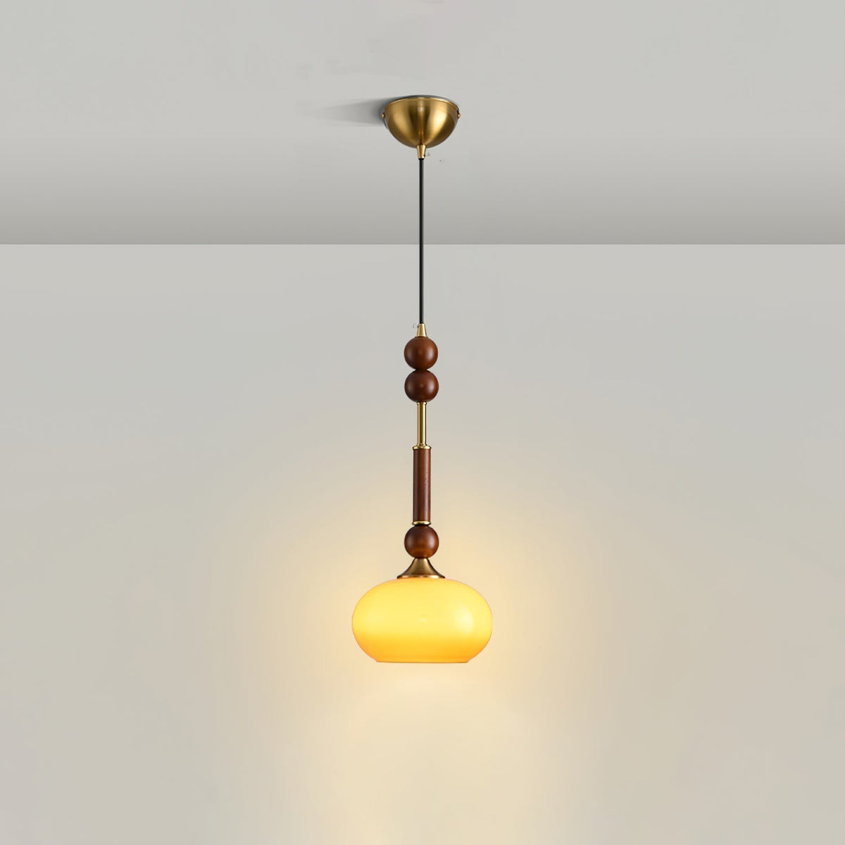 Yovelis vintage pendel-lampe i træ