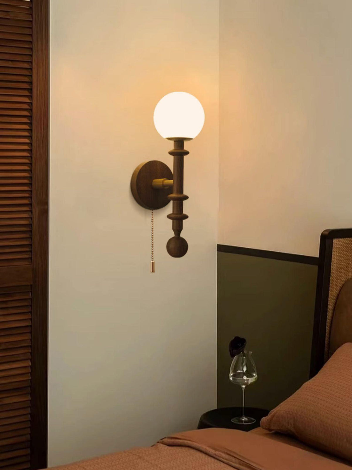 Candeeiro de parede elegante em vidro e madeira com coluna romana Elmiror