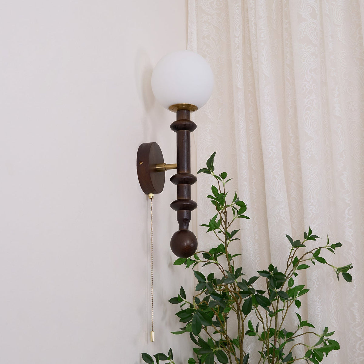 Candeeiro de parede elegante em vidro e madeira com coluna romana Elmiror
