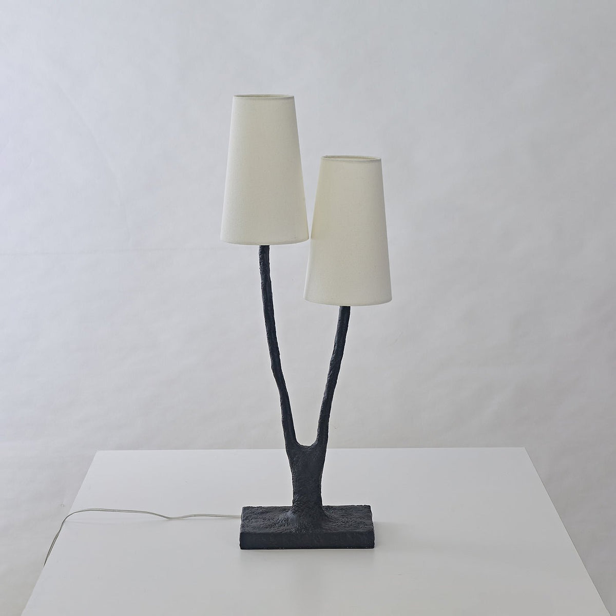 Branwen Roots-bordlampe