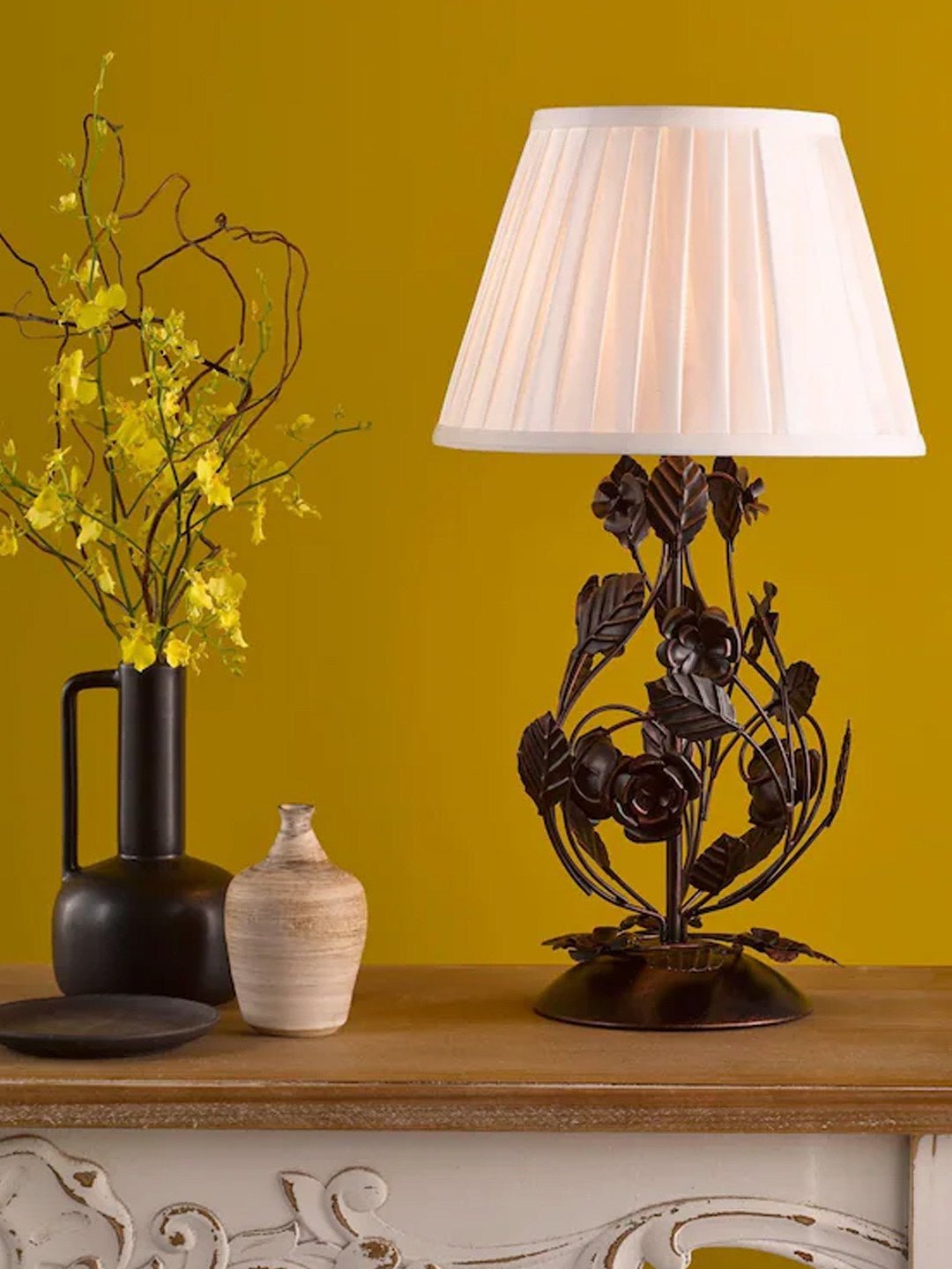 Elarenne bordlampe i smedejern med rose