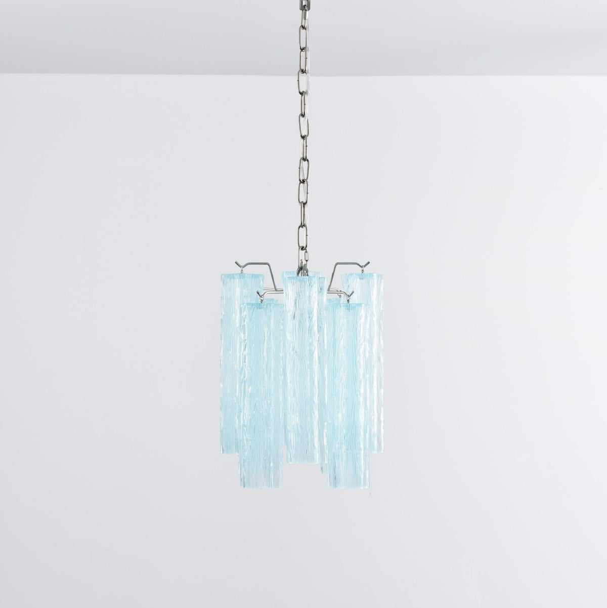 Lioroella lysekrone i Murano-glas med lyserød gradient