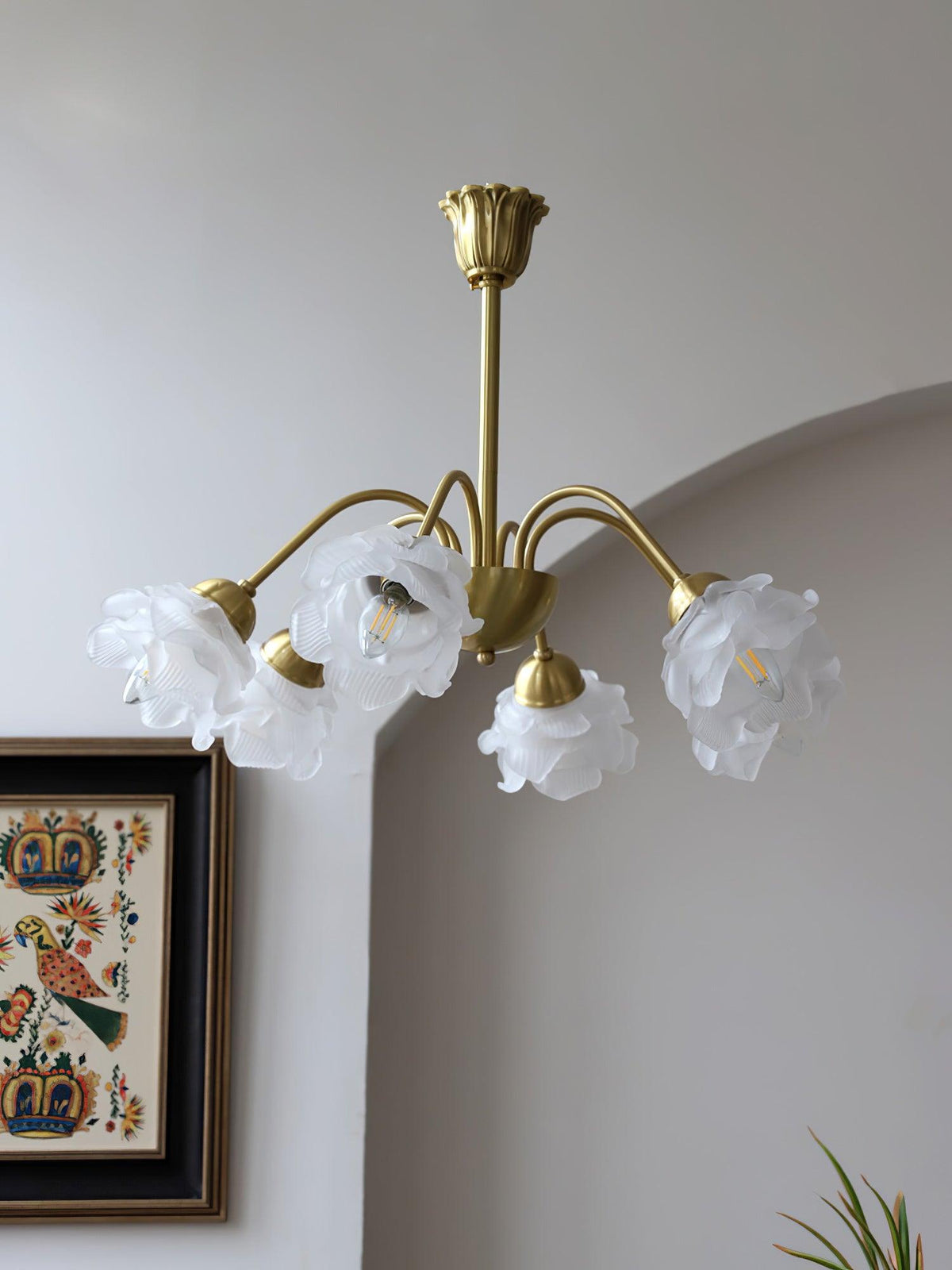 Candelabro em latão e vidro com flores de rosa Brenis