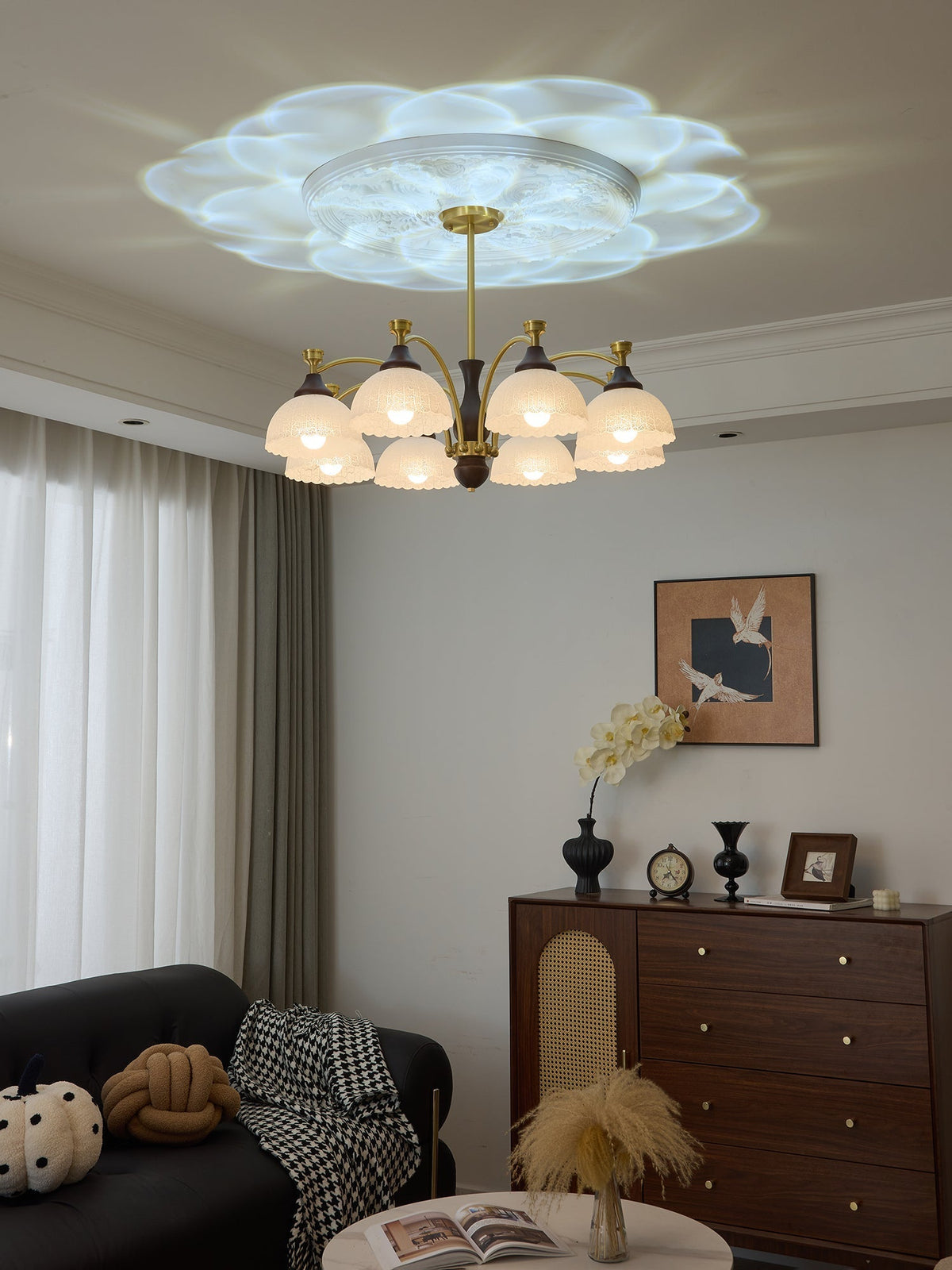 Avvynila traditionell elegant vintagekrona i mässing och trä