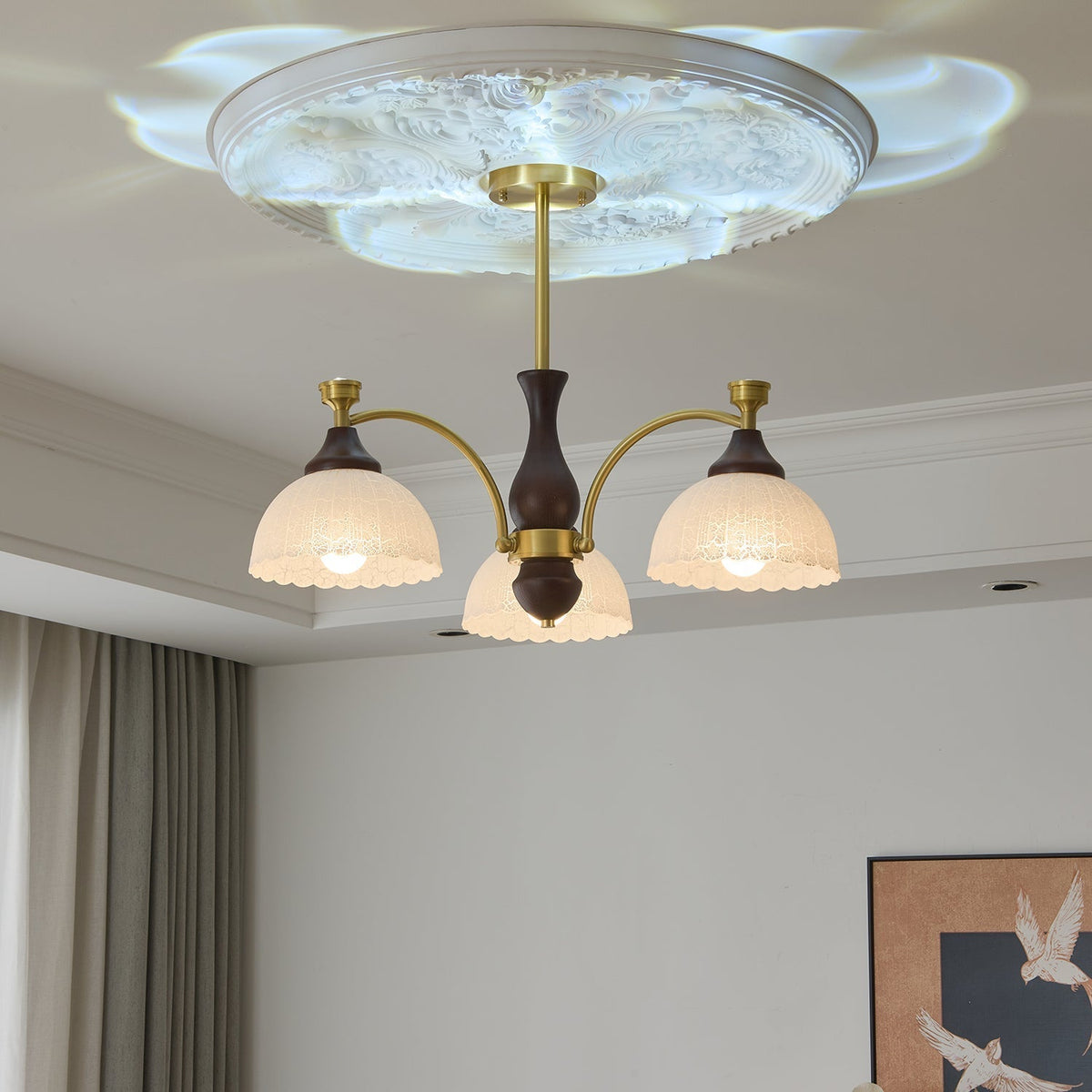 Avvynila traditionell elegant vintagekrona i mässing och trä