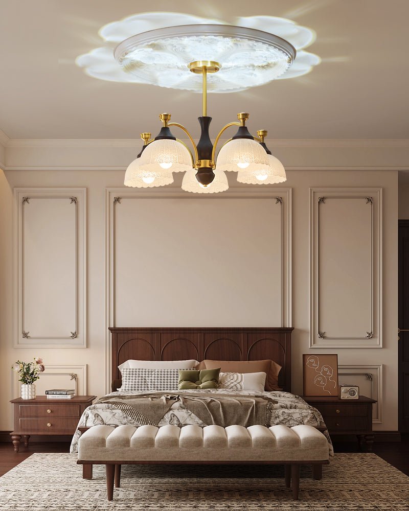 Avvynila traditionell elegant vintagekrona i mässing och trä