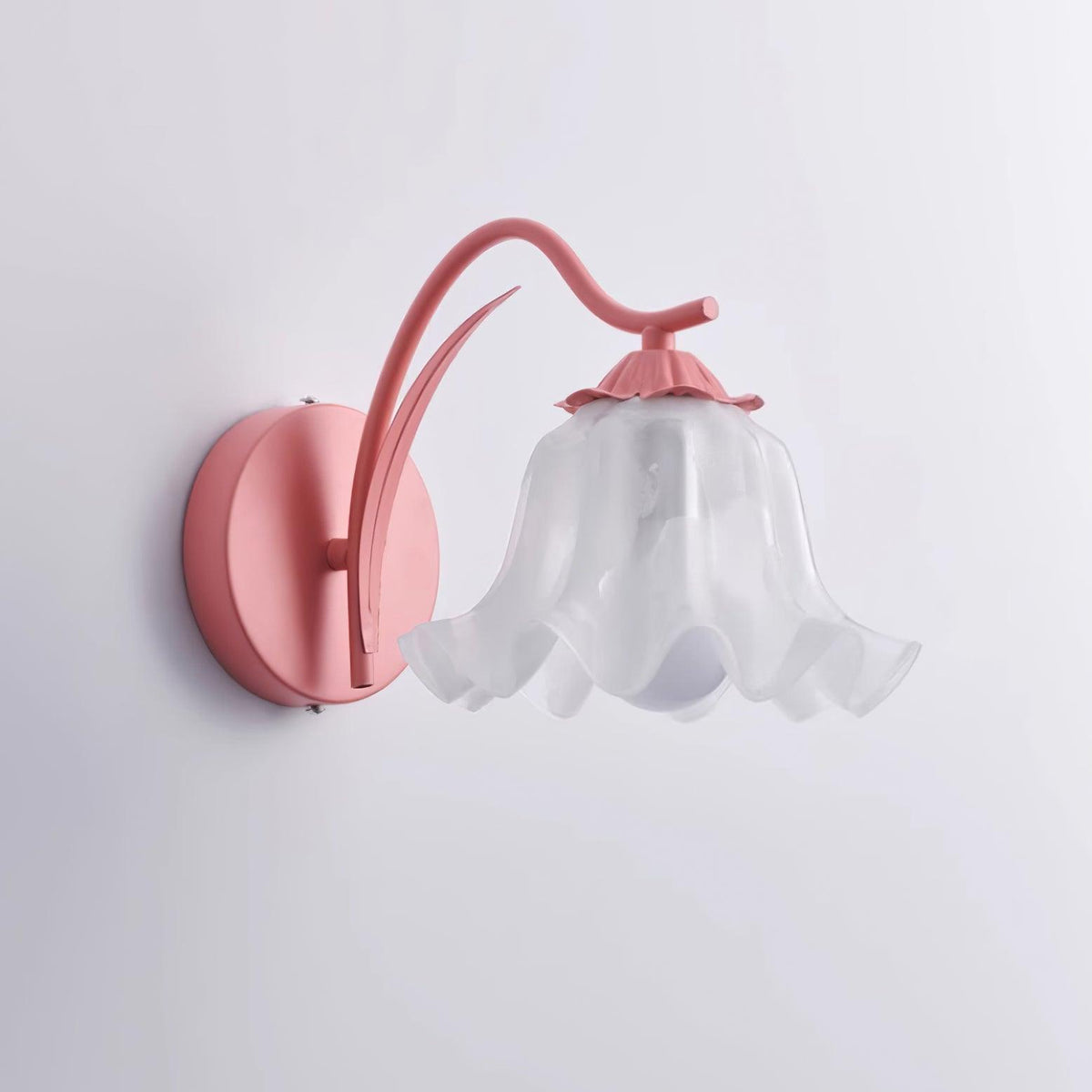 Lily-seinävalaisin, kasviaiheinen leikkisyys ja vihreä varsi