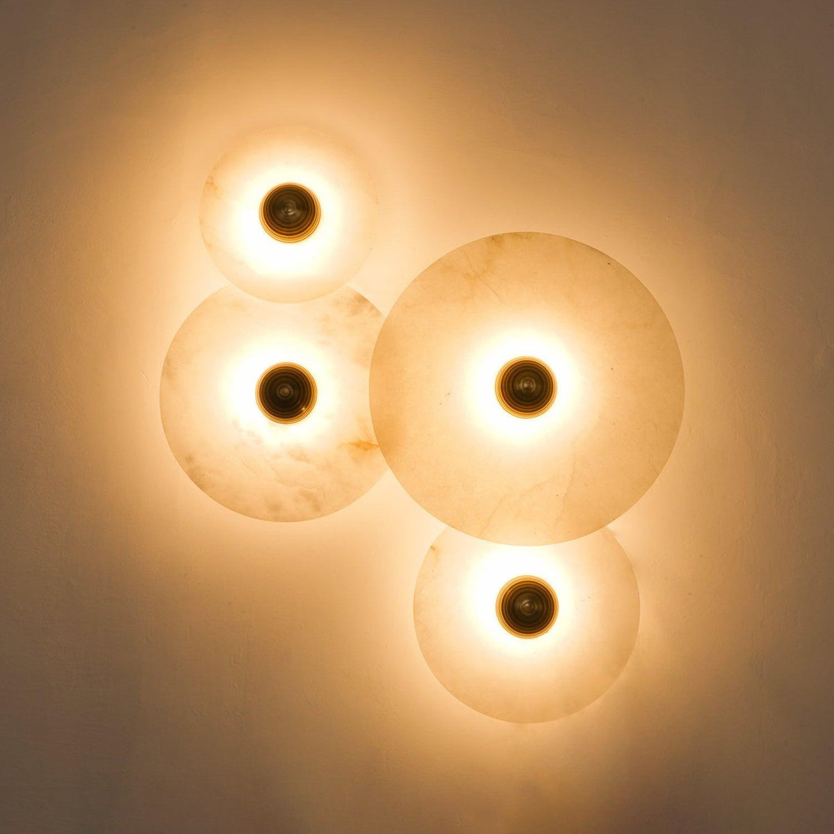 Apollo rund alabastervägglampa