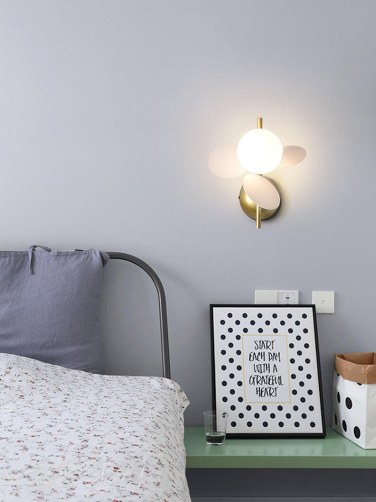 Culoren rund nordisk konstvägglampa i glas