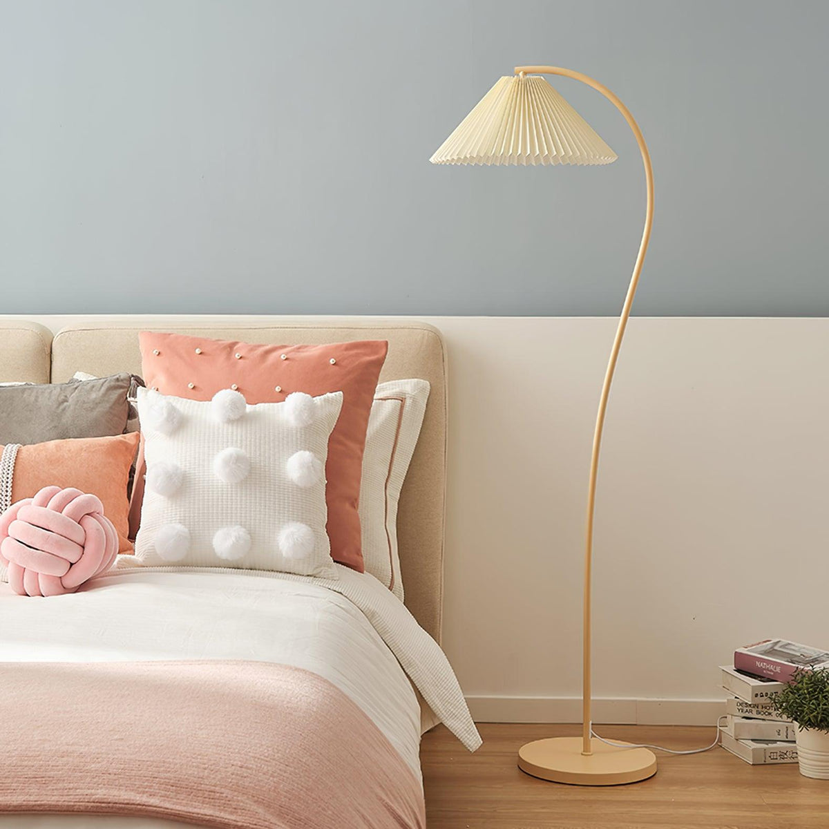 Mytalils modern böjda golvlampa i tyg