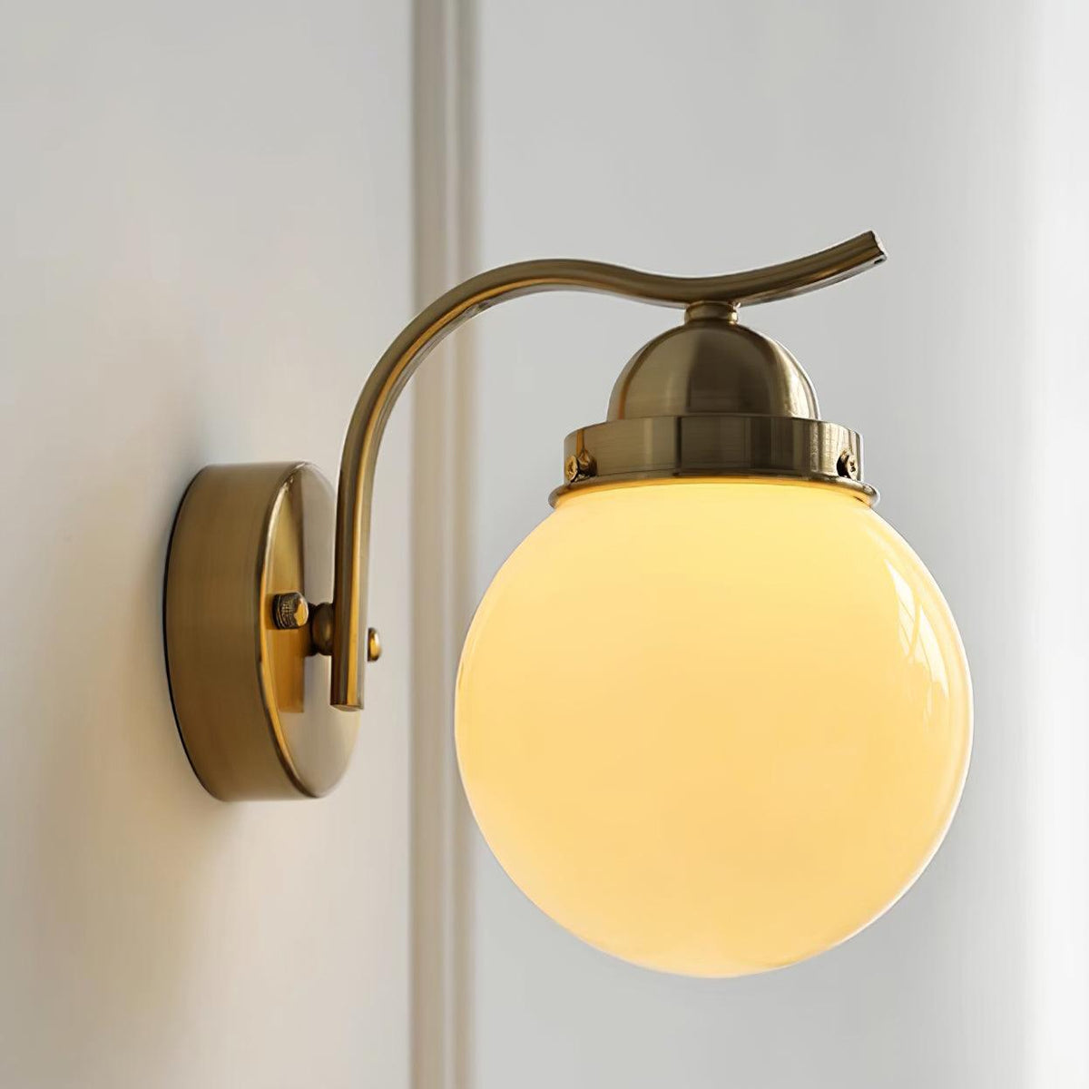 Velisette Wall Lamp