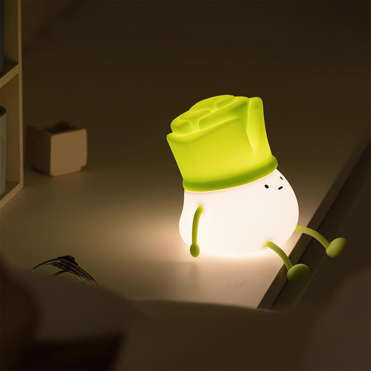 Avenuine Table Lamp