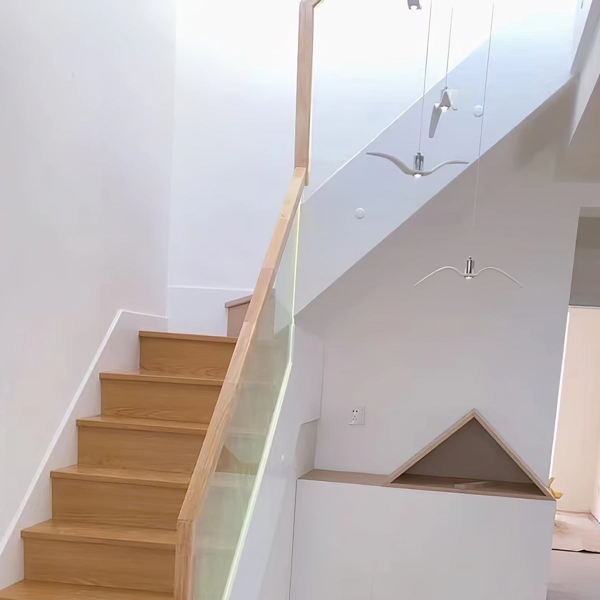 Candeeiro suspenso Ivoren com asas de pássaro para a sala de estar
