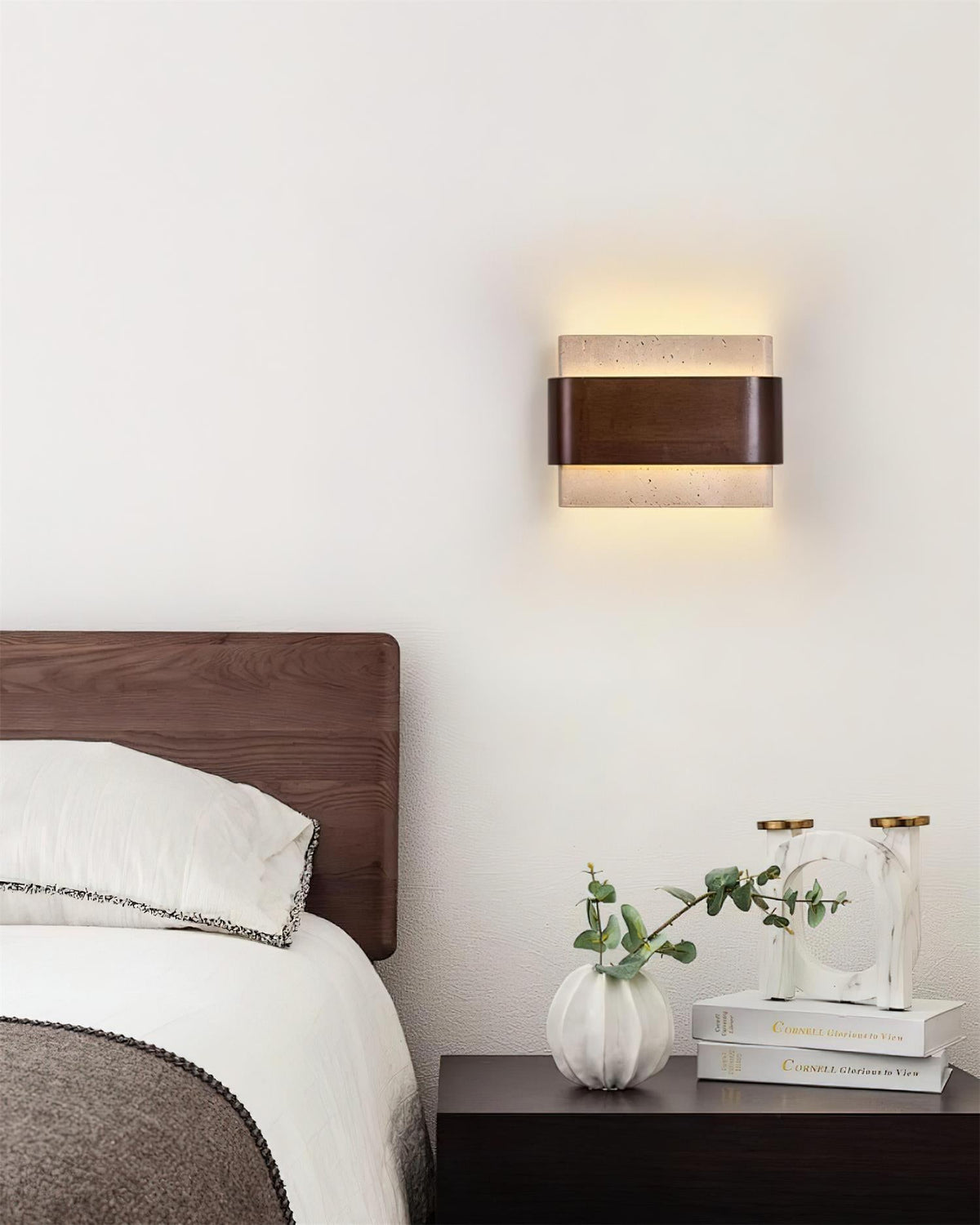Valeneria vegglampi úr travertíni með bogadregnum viðaráferð