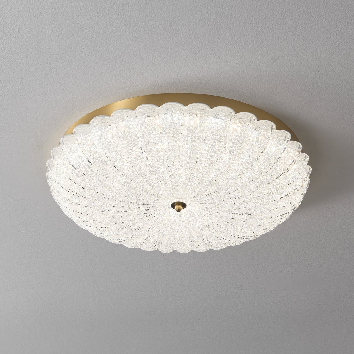 Celeria førsteklasses nordisk kunstloftlampe i messing og glas