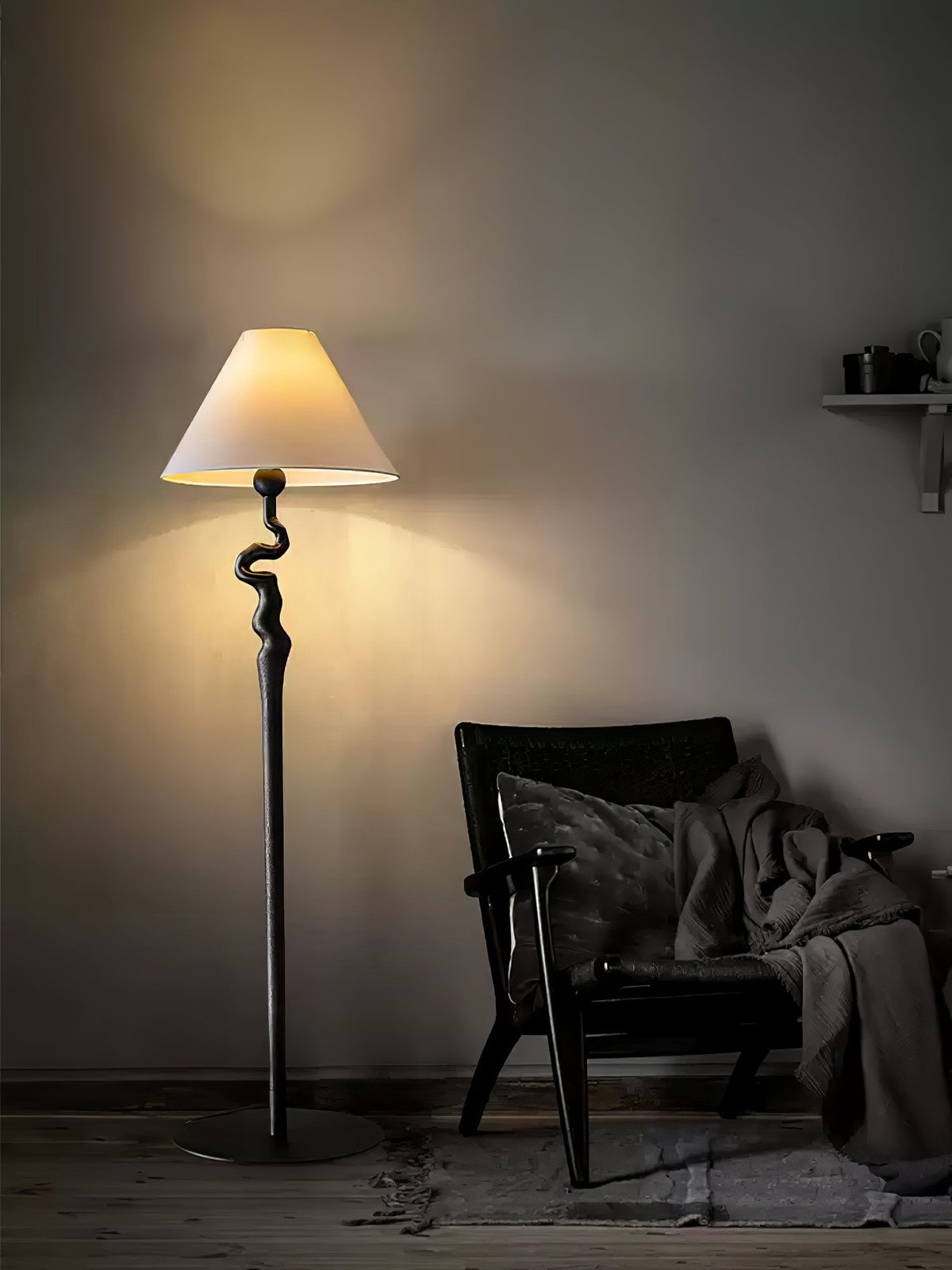 Avloril kunstnerisk gulvlampe i træ