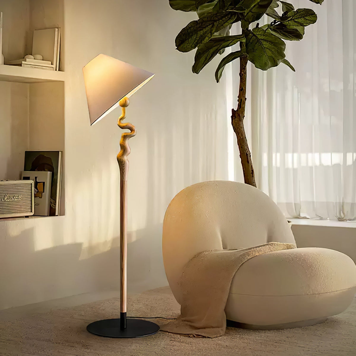 Avloril kunstnerisk gulvlampe i træ