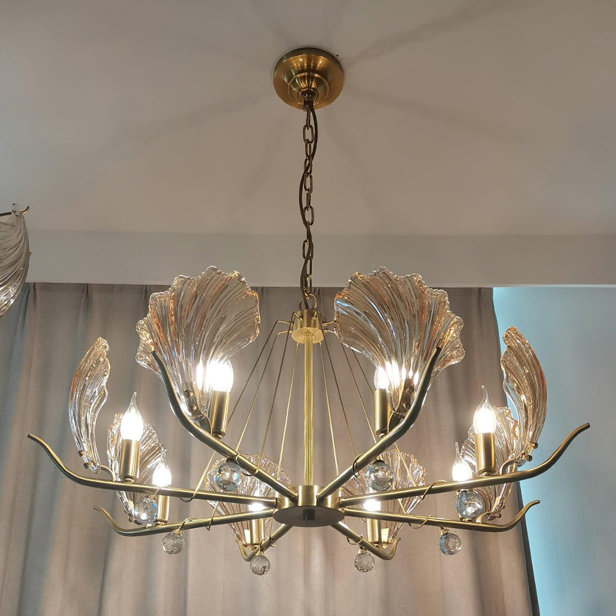 Candeeiro de teto Luxereon em cobre, com folhas de cristal