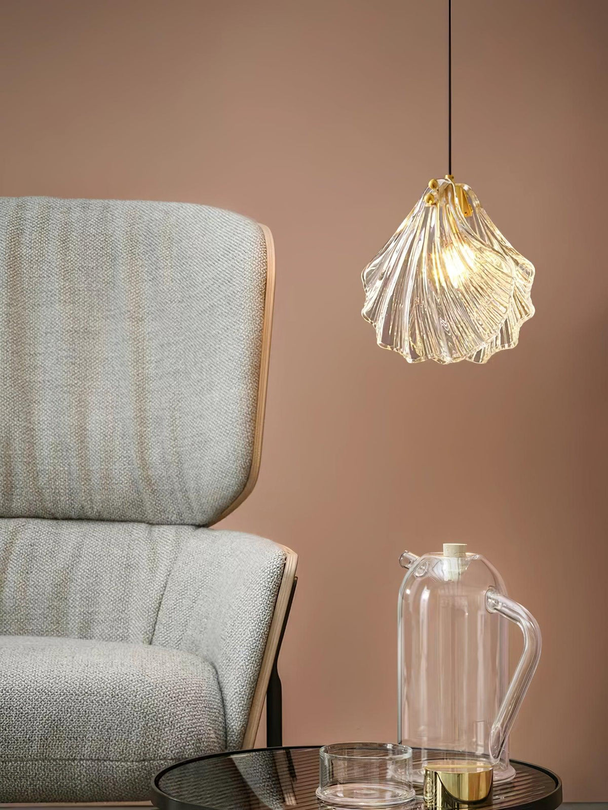 Veda pendellampa i glas, snäckformad, konstnärlig och elegant