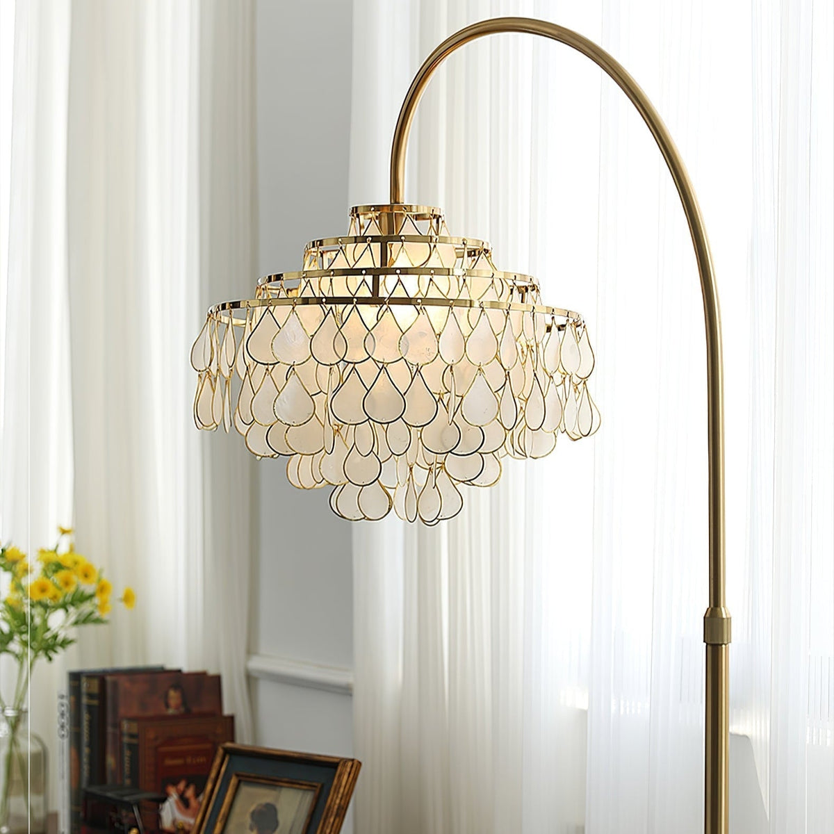 Luksus-gulvlampe med skal Emily