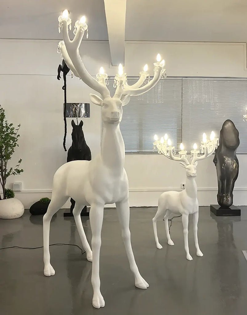 Veluaine-gulvlampe med hjortefigur, legende og kunstnerisk