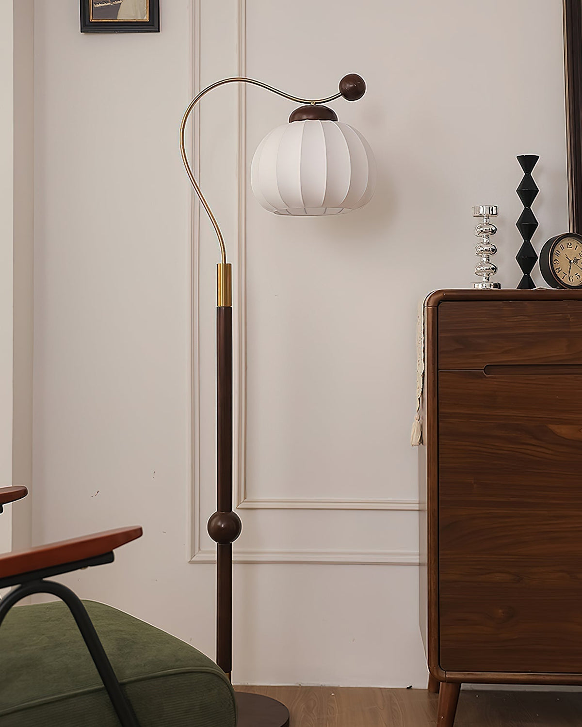 Devenor gulvlampe i silke og træ